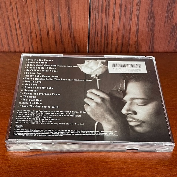 Luther’s “The Ultimate Luther Vandross” CD his greatest hits album released 2001 - Picture 4 of 5